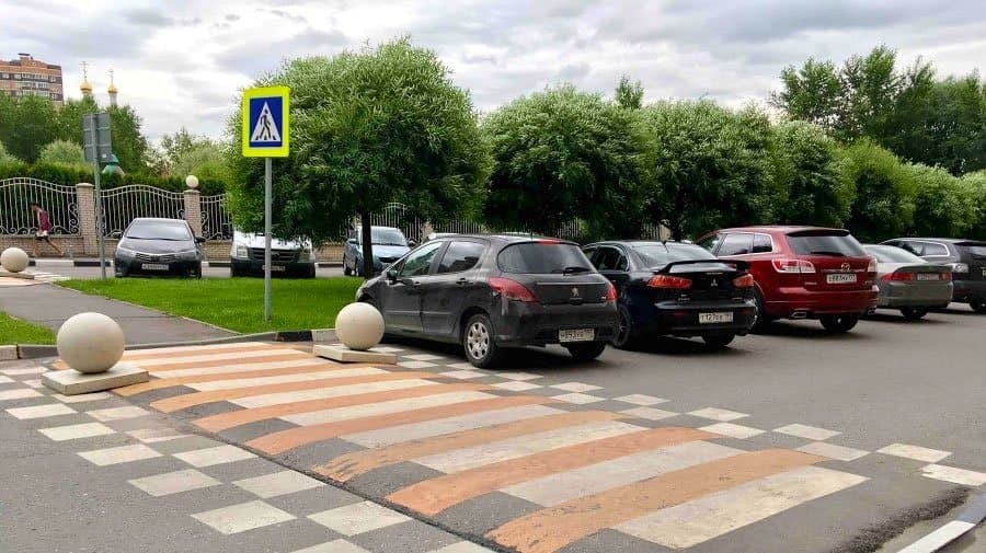 Монолитная искусственная неровность трапецивеидная из асфальтобетона